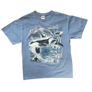 VNTG Seaworld Graphic Orca Whales T-Shirt Size M Blue 100% Cotton EUC